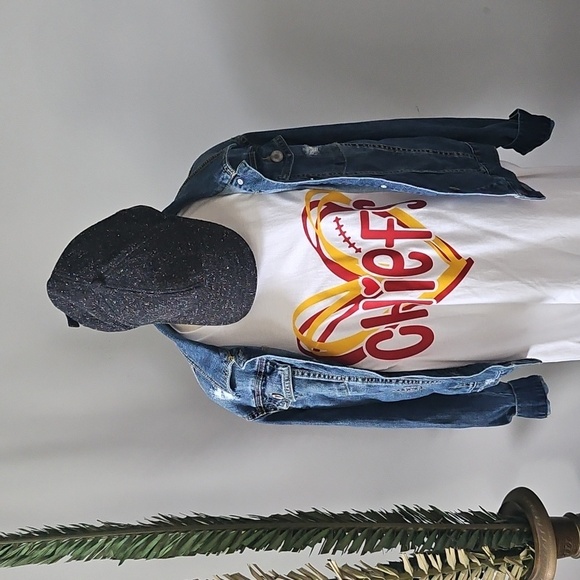 Gildan Softstyle White Kansas City Chiefs Graphic T-Shirt NWOT - Picture 12 of 12